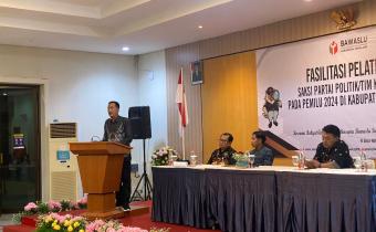Ketua Bawaslu Pemalang Menyampaikan Sambutan Dalam Pembukaan Fasilitasi Pelatihan Saksi Parpol/Tim Kampanye Pemilu 2024