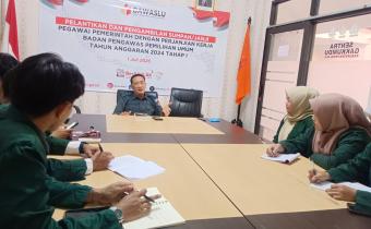 Ketua Bawaslu Pemalang Saat Mengisi Materi Mahasiswa PPL UIN Pekalongan