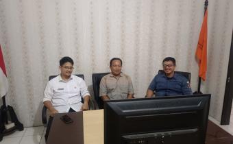 Koordinator Hukum dan Penyelesaian Sengketa Bawaslu Kabupaten Pemalang, Chairul Umam beserta staf Ikuti Selasa Menyapa (14/10/2025)